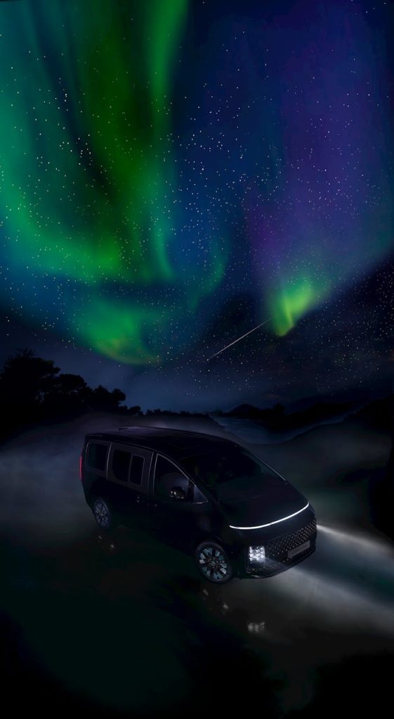another great shot of a mandurah airport transfers van under the stars